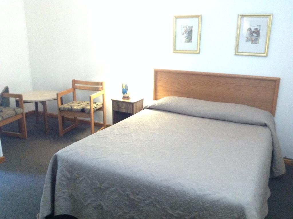 Cedar Vista Motel Tobermory Zimmer foto