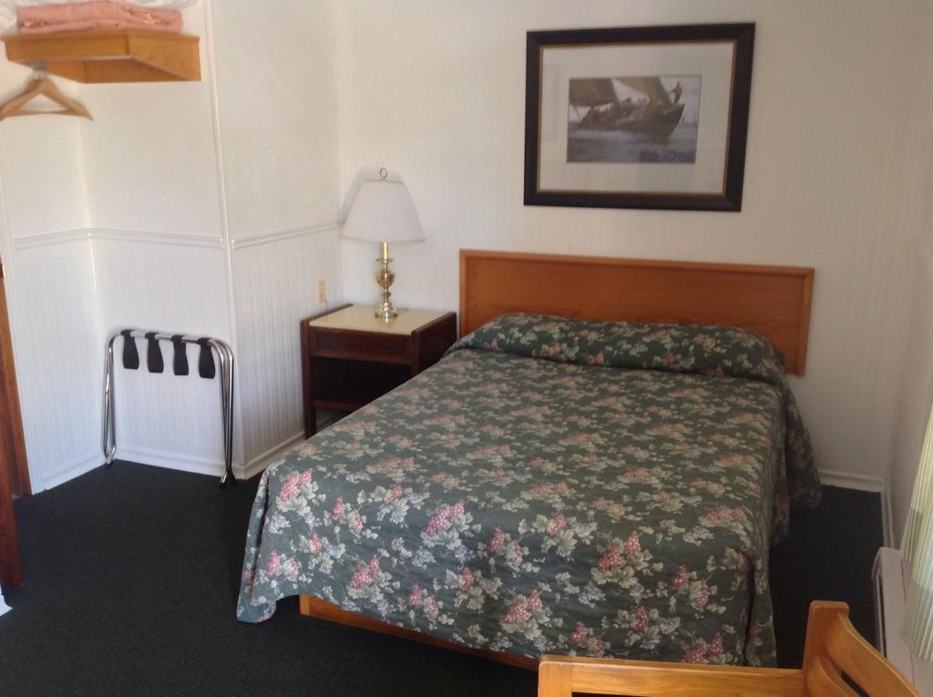 Cedar Vista Motel Tobermory Zimmer foto