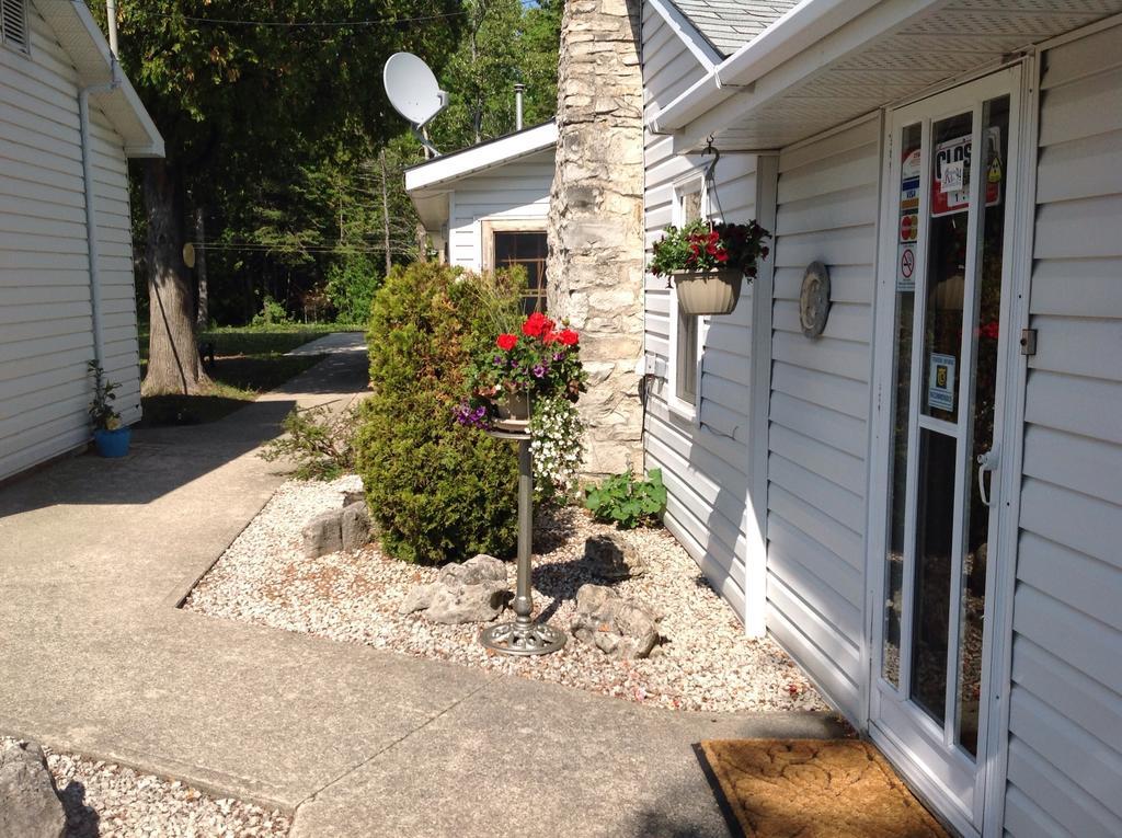 Cedar Vista Motel Tobermory Exterior foto